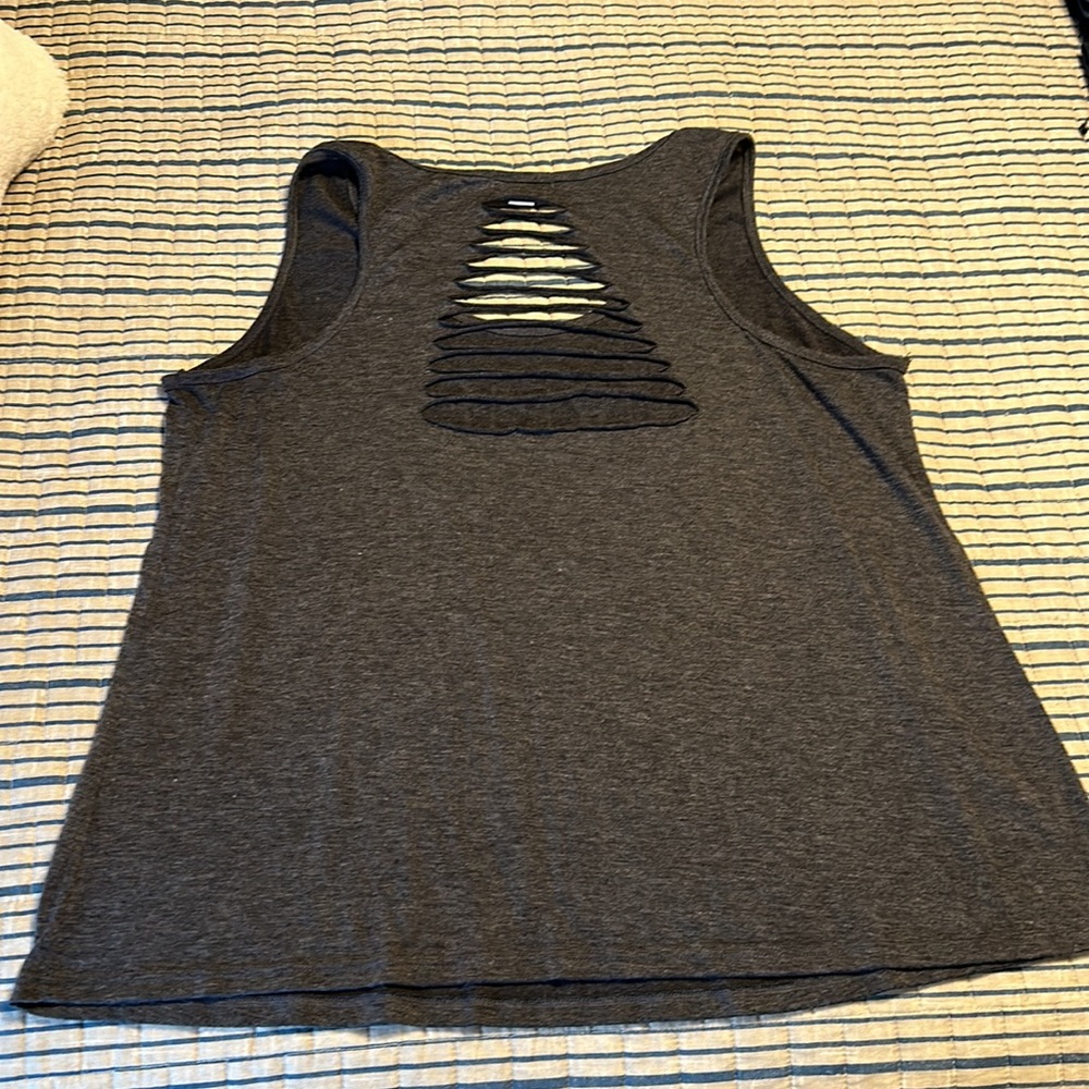 LA Threads tank - Picture 2 of 3